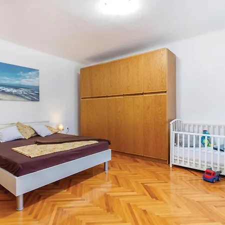 Case de vacanță Awesome In With Wifi Skrljevo