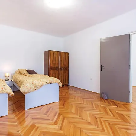2 Bedroom Pet Friendly In * Skrljevo