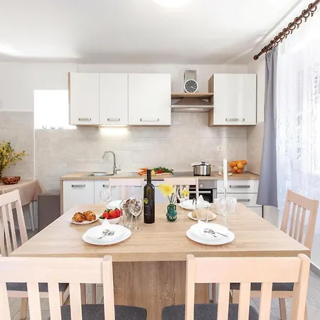 2 Bedroom Pet Friendly In Prázdninový dům *