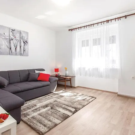 Prázdninový dům 2 Bedroom Pet Friendly In *