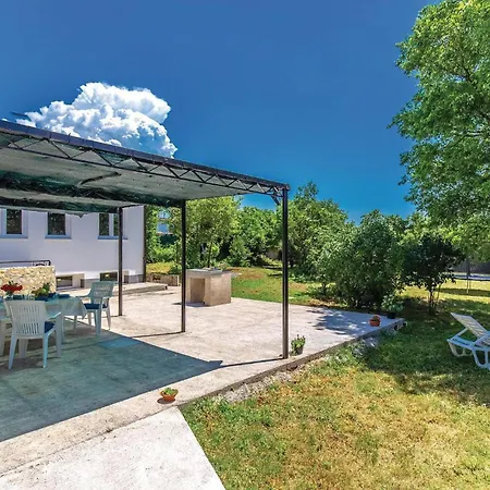 Feriehus 2 Bedroom Pet Friendly In Skrljevo