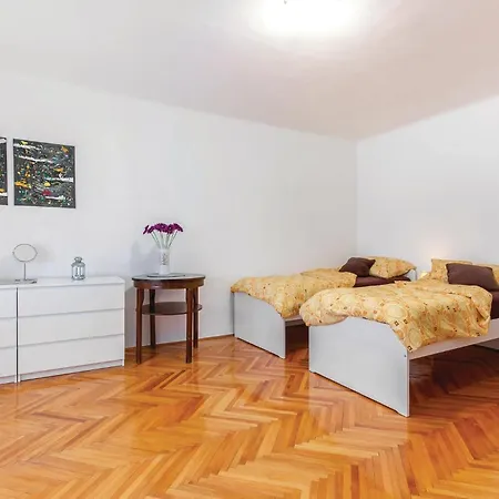 Feriehus 2 Bedroom Pet Friendly In