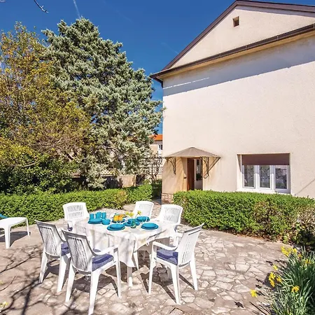 2 Bedroom Pet Friendly In